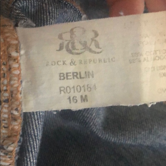 Rock and Republic distressed jeans - Picture 6 of 6